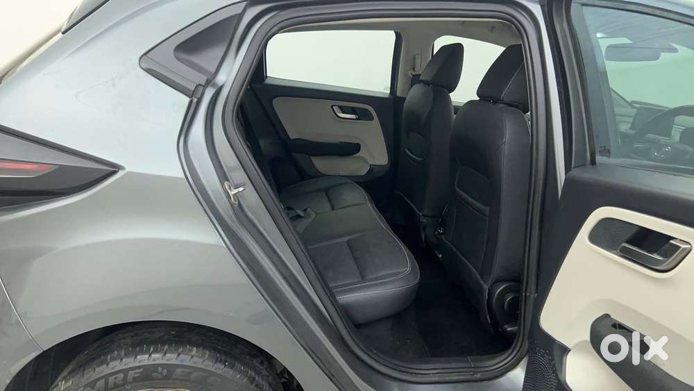 Tata Altroz 1.2 Xza Plus, 2023, Petrol