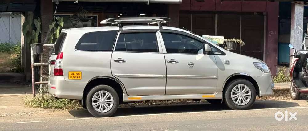 Toyota Innova 2013 Diesel 280000 Km Driven