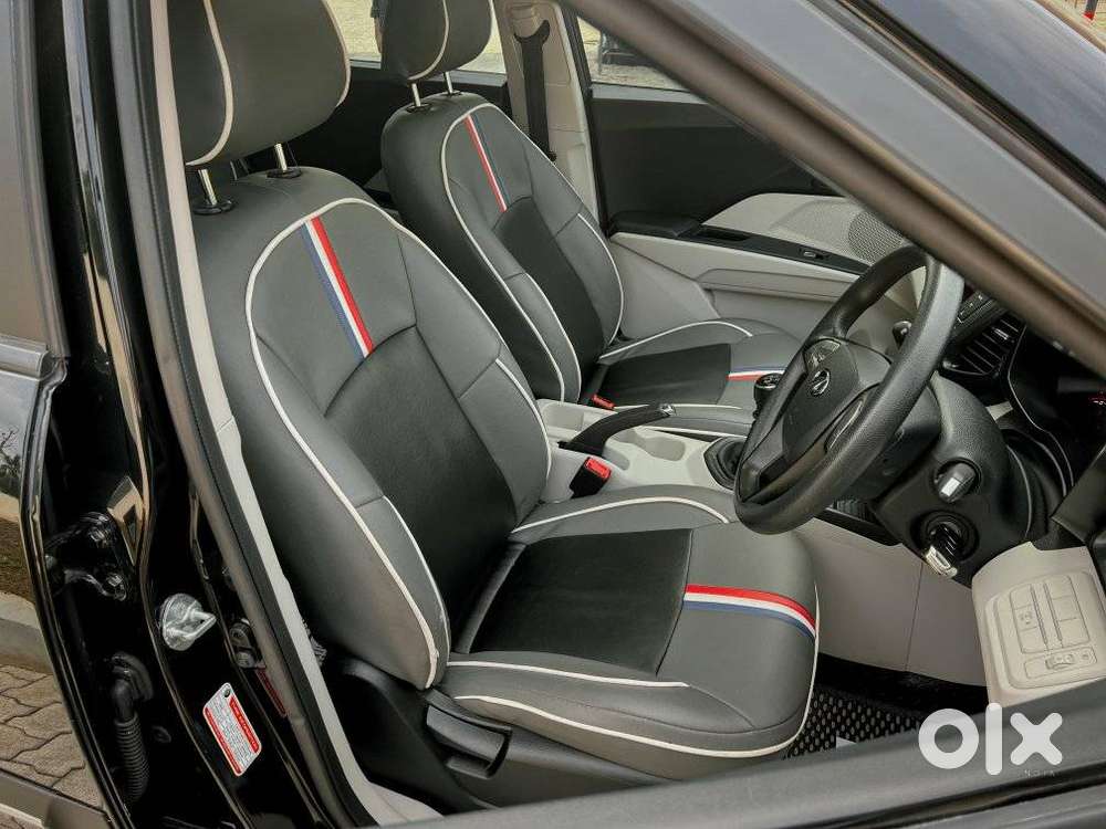 Mahindra Xuv300 W6, 2023, Petrol