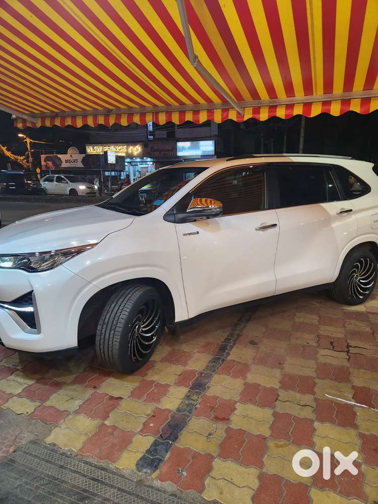 Toyota Innova Hycross 2.0 Vx Hybrid 8 Str, 2023, Petrol