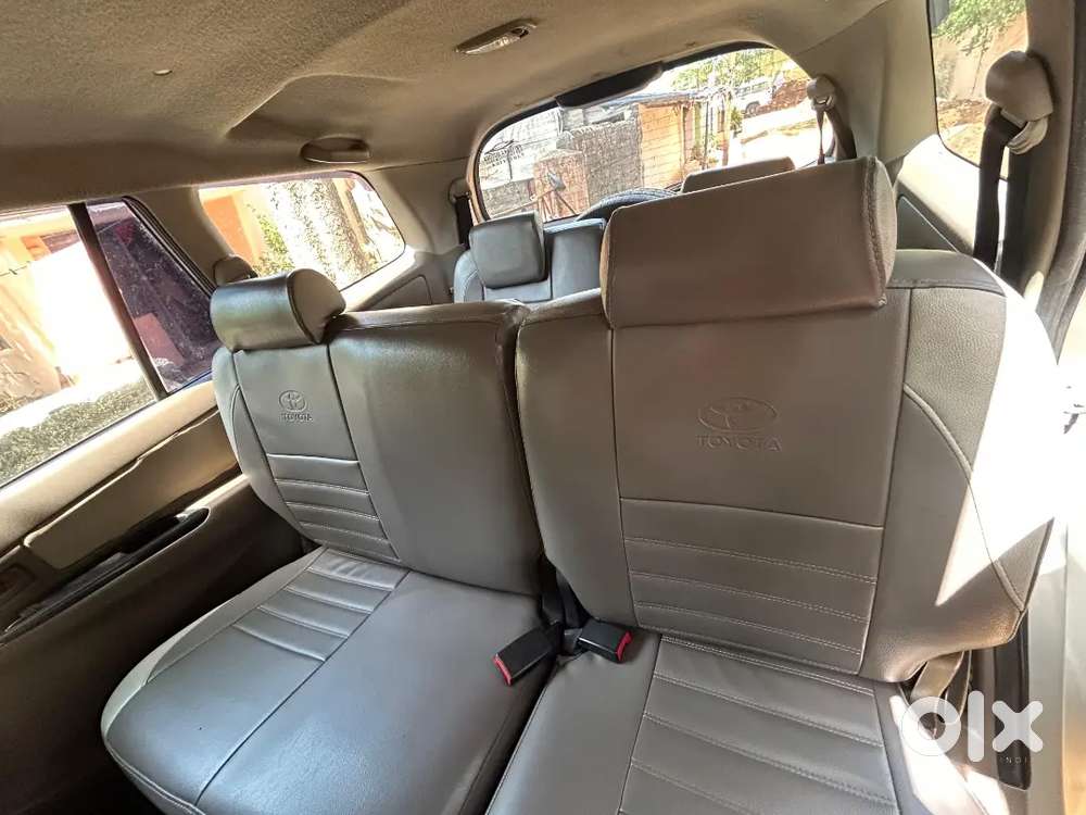 Toyota Innova 2.5 G 2015