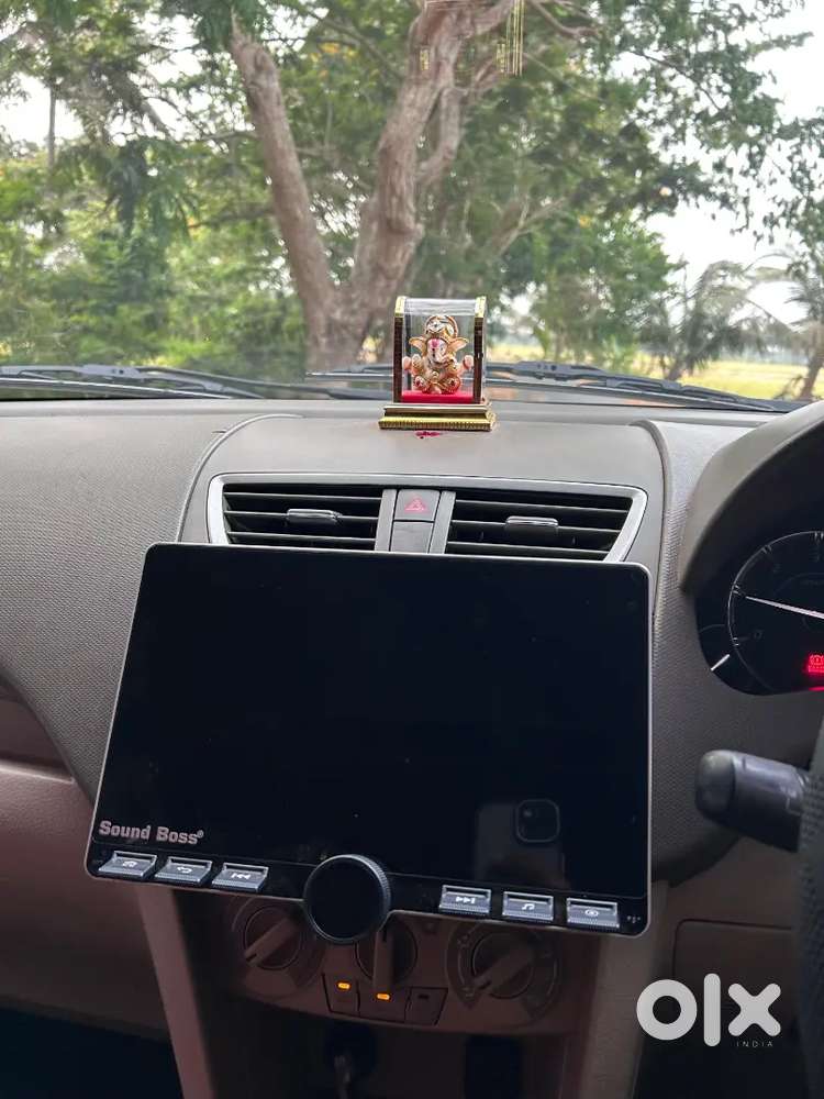 Touch Screen, Reverse Camera,push Button Start,seal Tyres