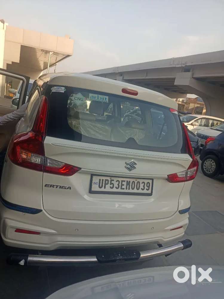 अर्टिगा सीएनजी प्लस पेट्रोल कार