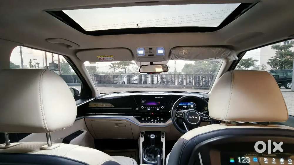Kia Carens Luxury 1.5 Diesel 6mt Demo Vehicle