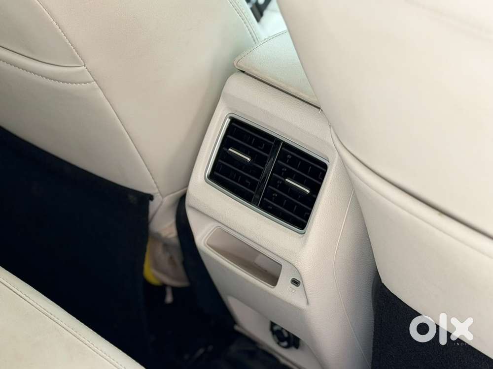 Mahindra Xuv 3xo Ax7l Petrol Mt, 2024, Petrol