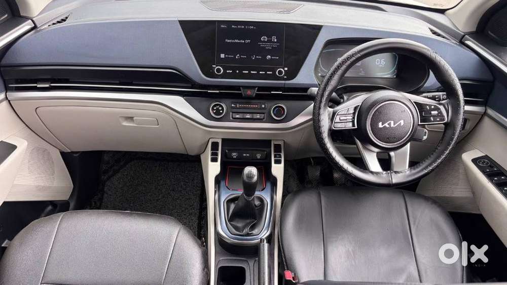 Kia Carens, 2024, Petrol