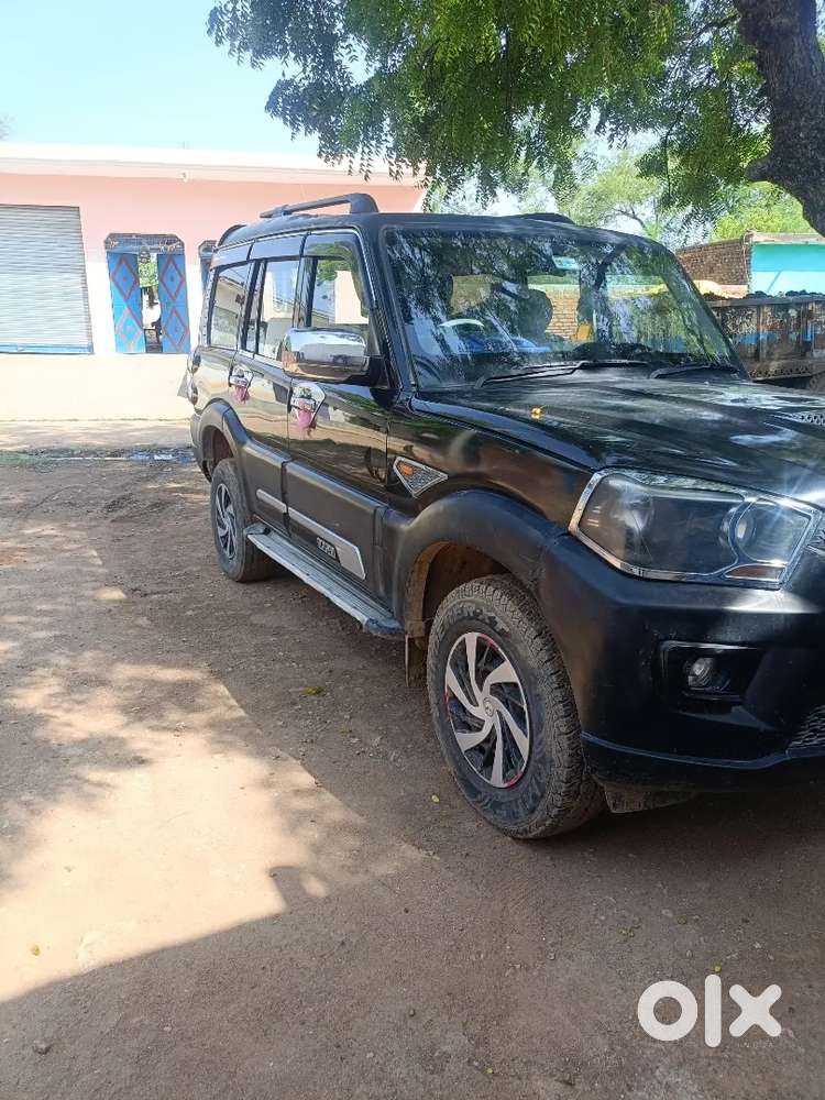 Mujhe New Car Leni Hai