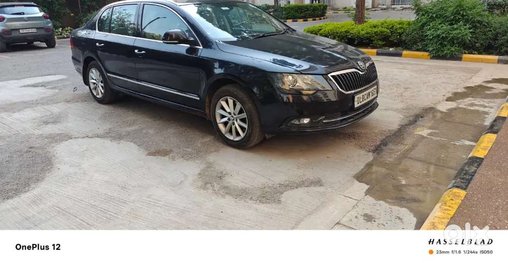 Skoda Superb 2015 Petrol 73000 Km Driven