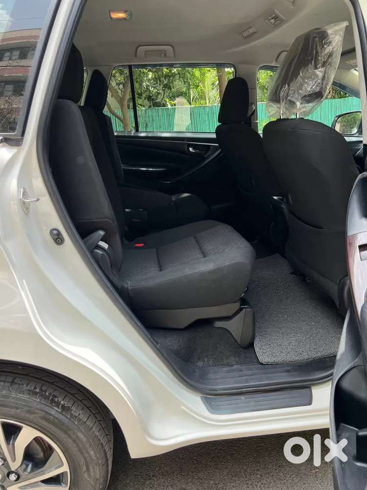 Toyota Innova Crysta 2.4 G Plus Mt 7 Str, 2025, Diesel