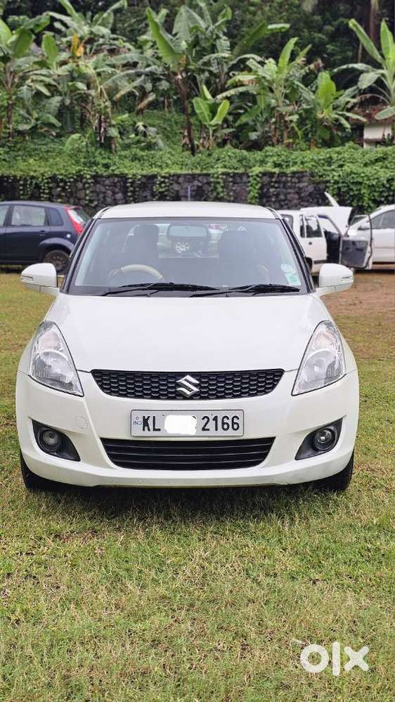 Maruti Suzuki Swift Vxi + Manual, 2012, Petrol