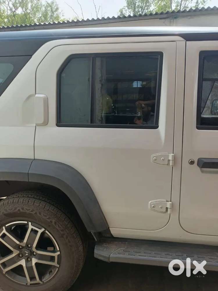 Thar Roxx Mx3 At With Mahindra Alloys