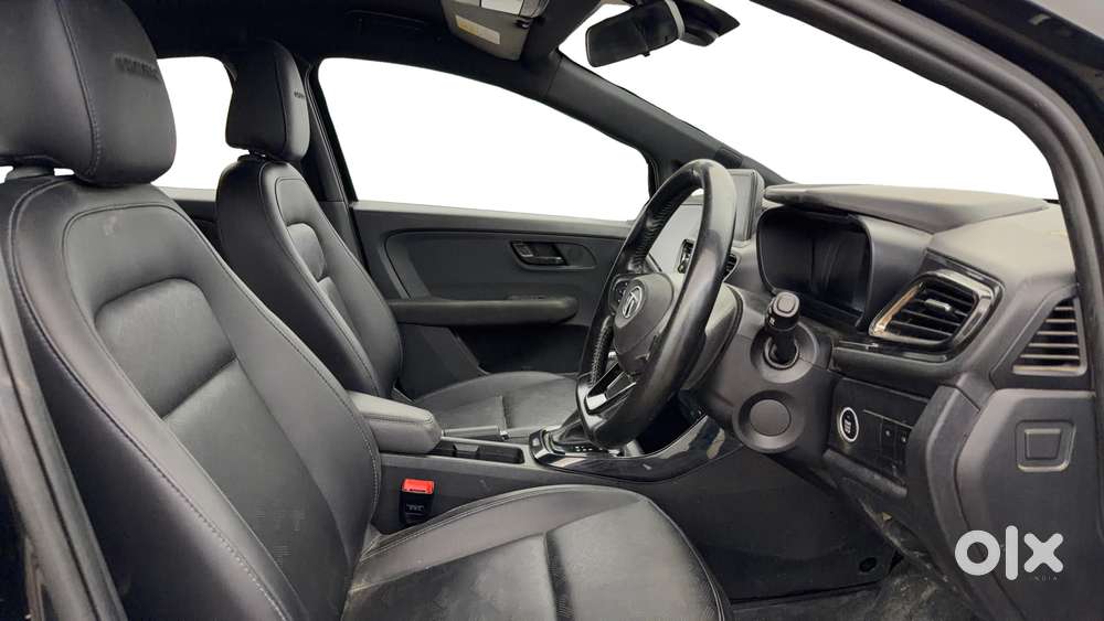 Tata Altroz 1.2 Xza Plus Dark Edition Dct, 2022, Petrol