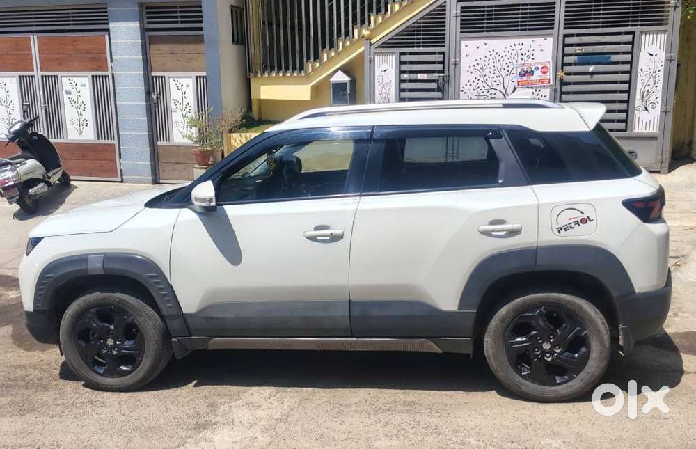 Maruti Suzuki Brezza 1.5 Zxi Smart Hybrid, 2023, Petrol