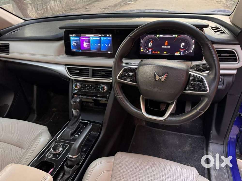 Mahindra Xuv700 2.0 Ax 7 Petrol At Str, 2021, Petrol