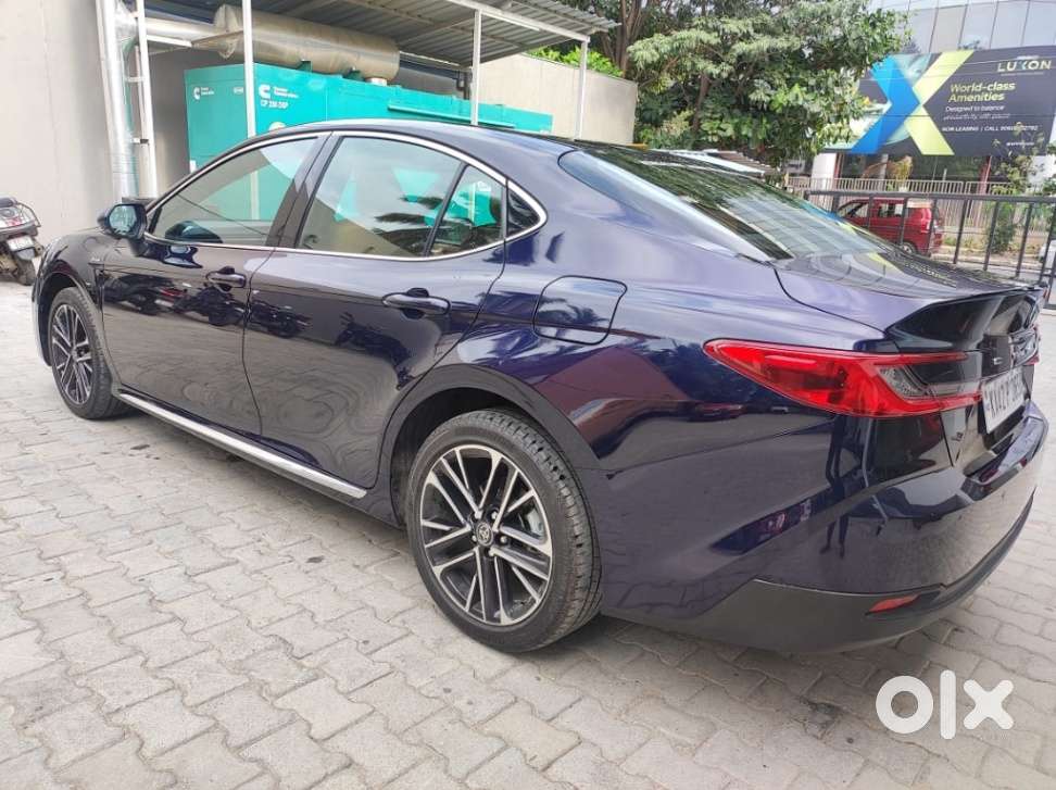 Toyota Camry Hybrid, 2025