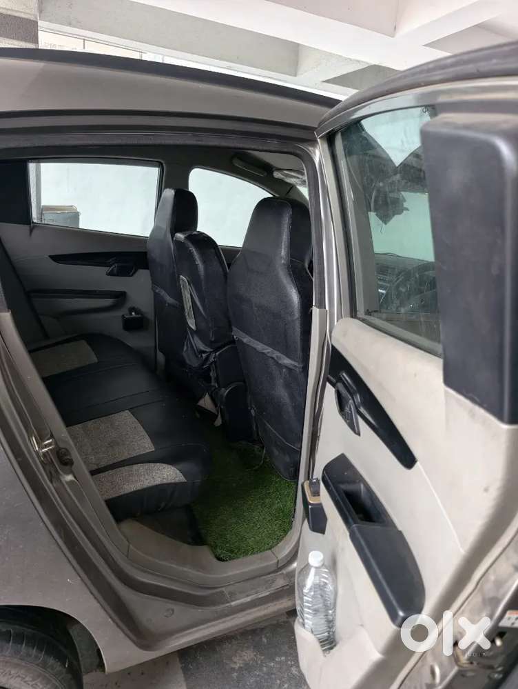 Mahindra Kuv 100 2016 मॉडल