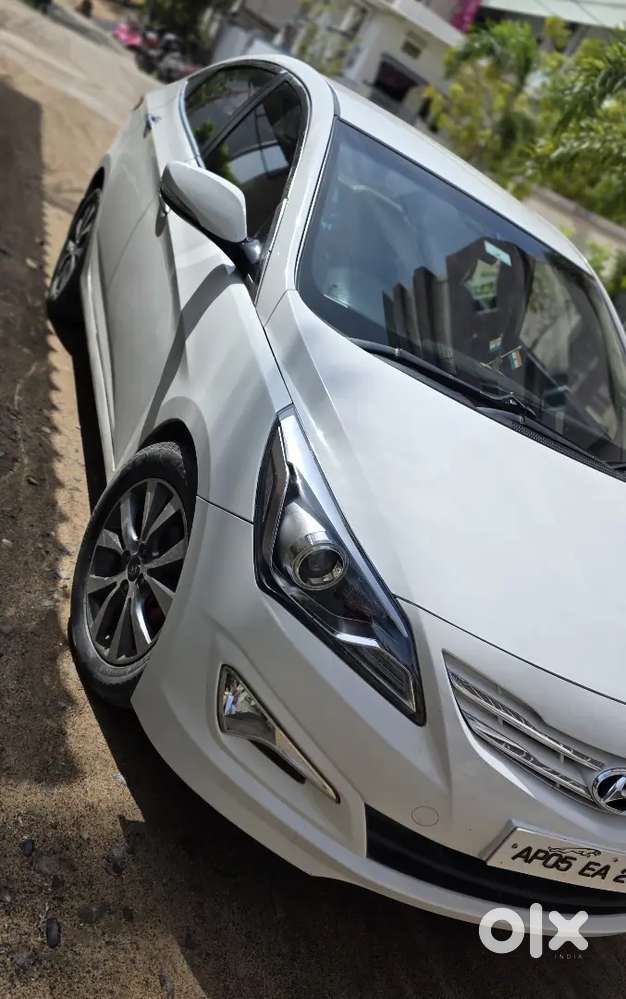 Hyundai Verna Fluidic 4s - 1.6 Sx  ( 2016 Mfd , 2017 Rgstd