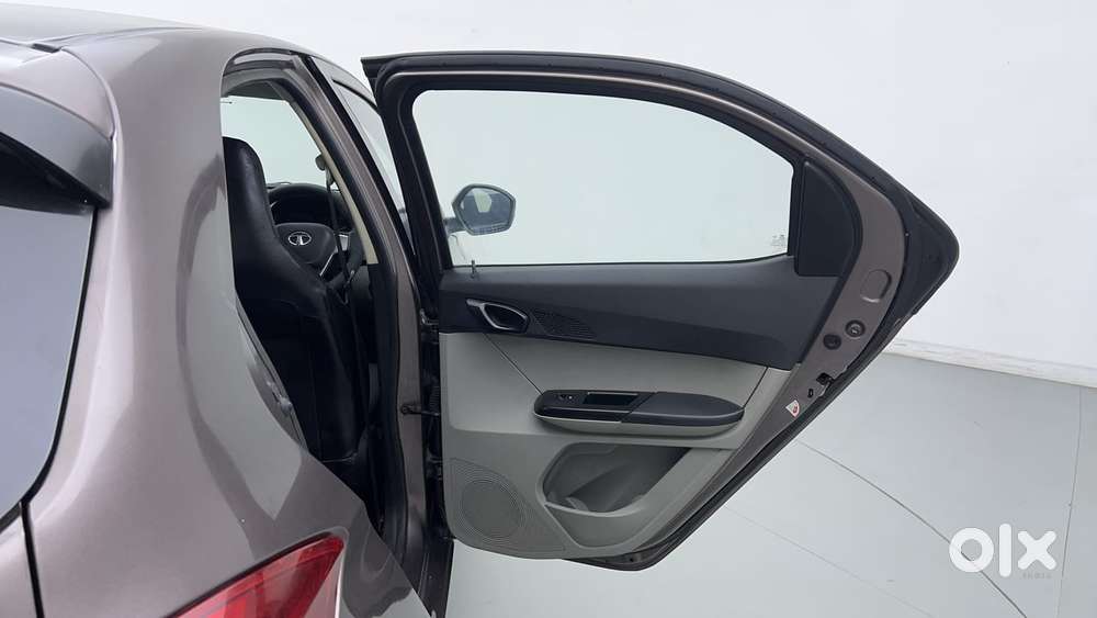 Tata Tiago 1.2 Revotron Xm, 2016, Petrol