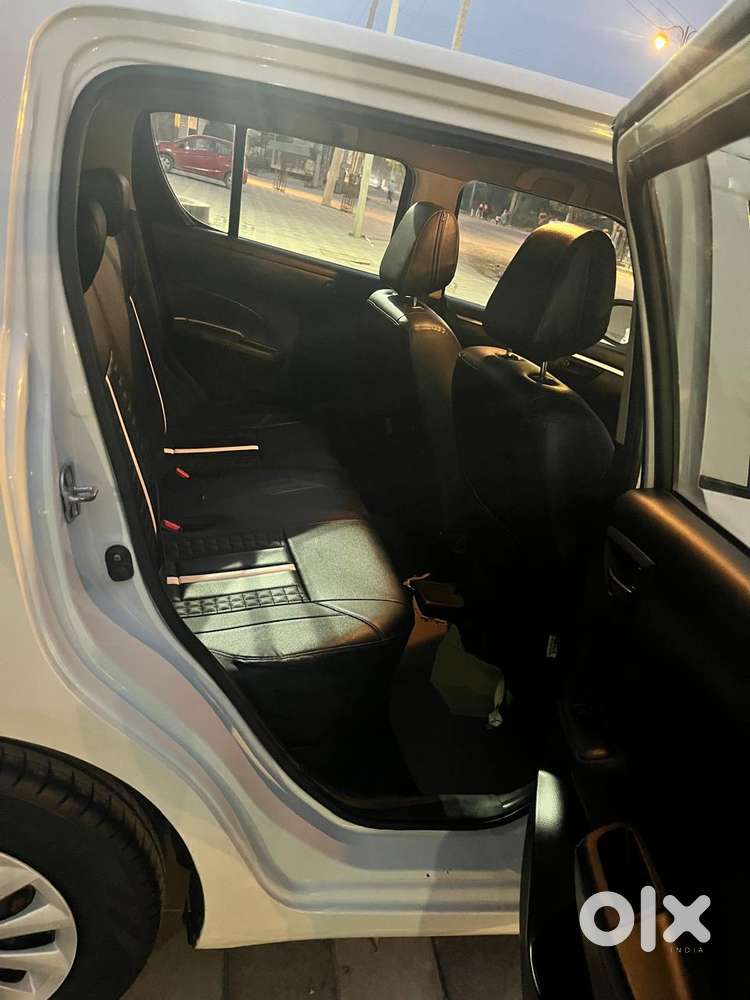 Maruti Suzuki Swift Lxi Optional-o, 2018, Petrol