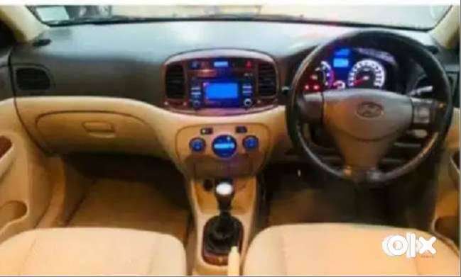Hyundai-verna-top-end-luxury-car-good Condition