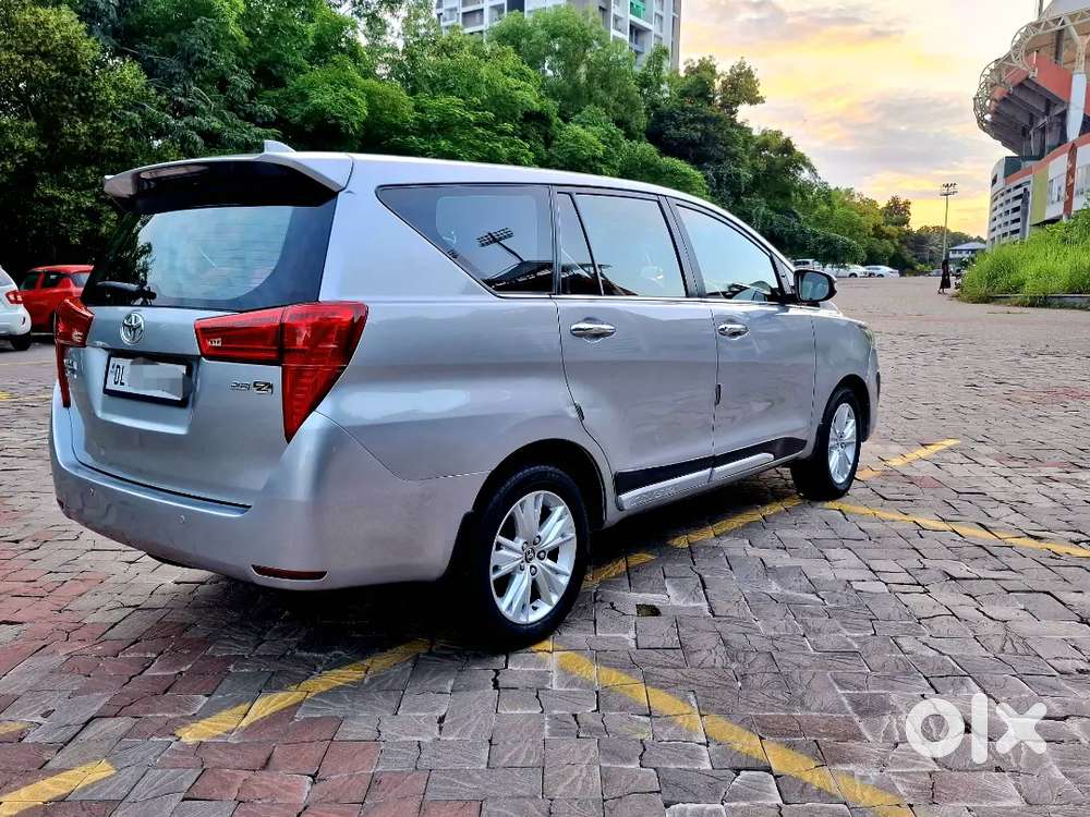 Crysta 2019 Automatic 2.8 Z, Immaculate Condition