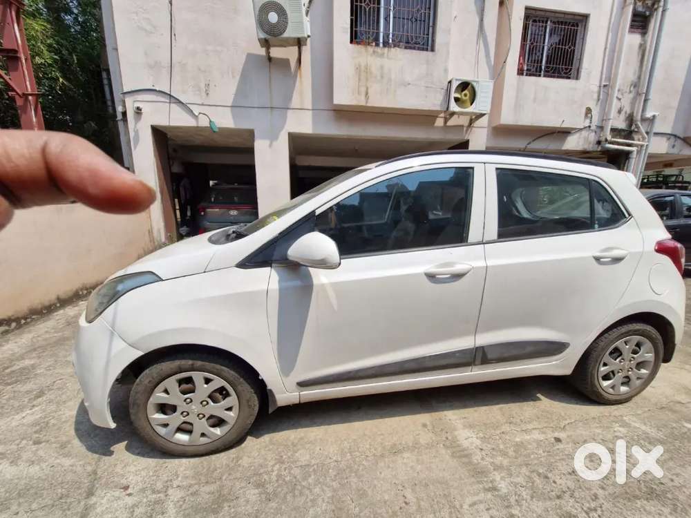 Hyundai Grand I10 2015 Petrol 40215 Km Driven