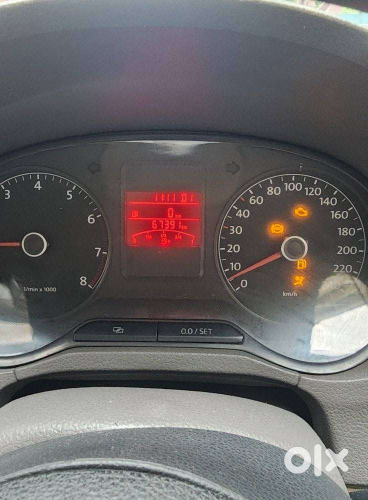 Volkswagen Vento 1.5 Highline Plus At 16 Alloy, 2013, Cng & Hybrids