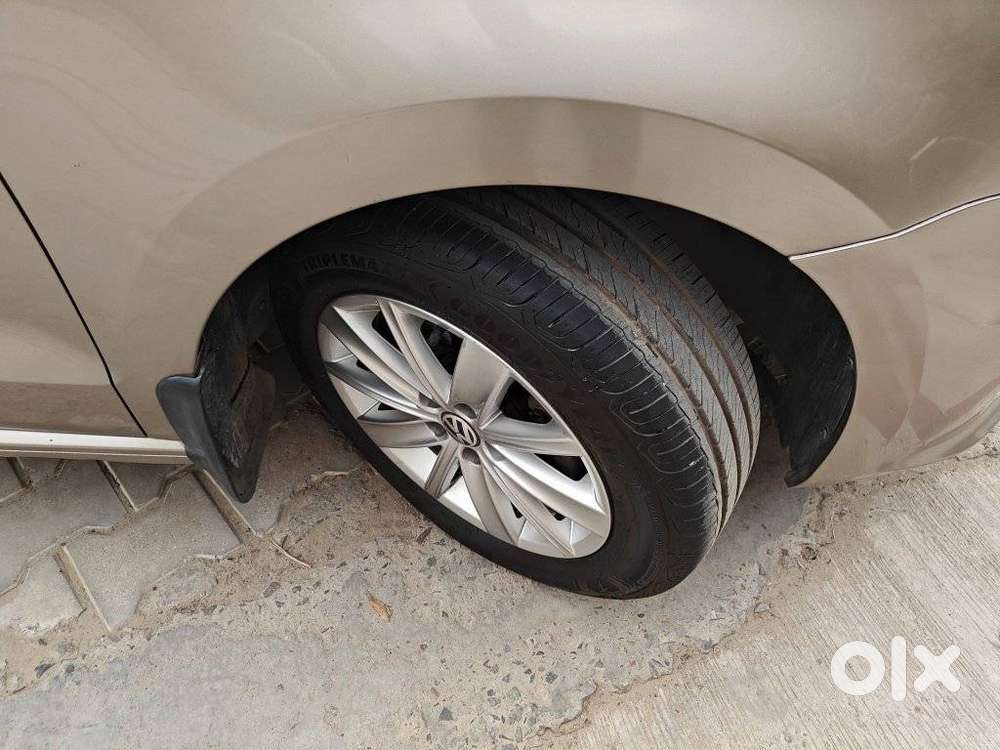 Volkswagen Vento 1.2 Tsi Highline At, 2015, Petrol