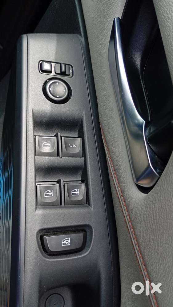 Nissan Magnite Kuro Edition Petrol Amt, 2025, Petrol