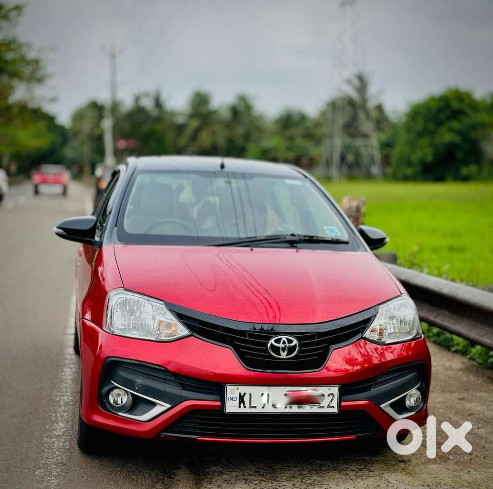 Toyota Etios Liva V Dual Tone, 2019, Petrol