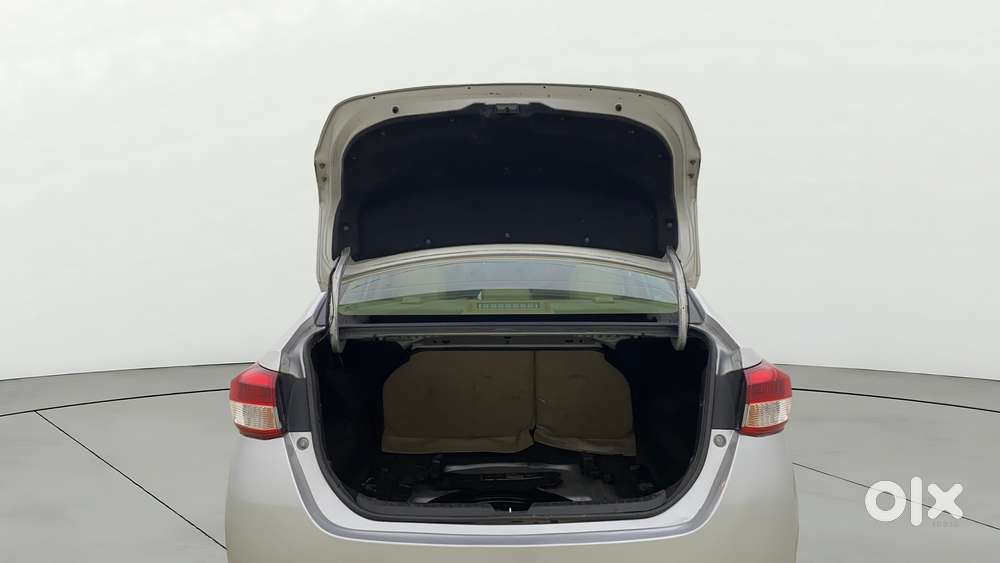 Toyota Yaris J Cvt, 2020, Petrol