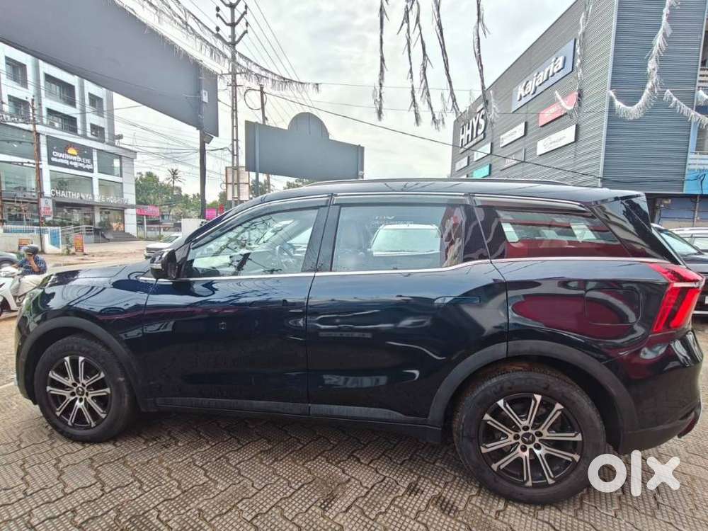 Mahindra Xuv700 2.2 Ax 7 Diesel At Luxury Pack Str, 2022, Diesel