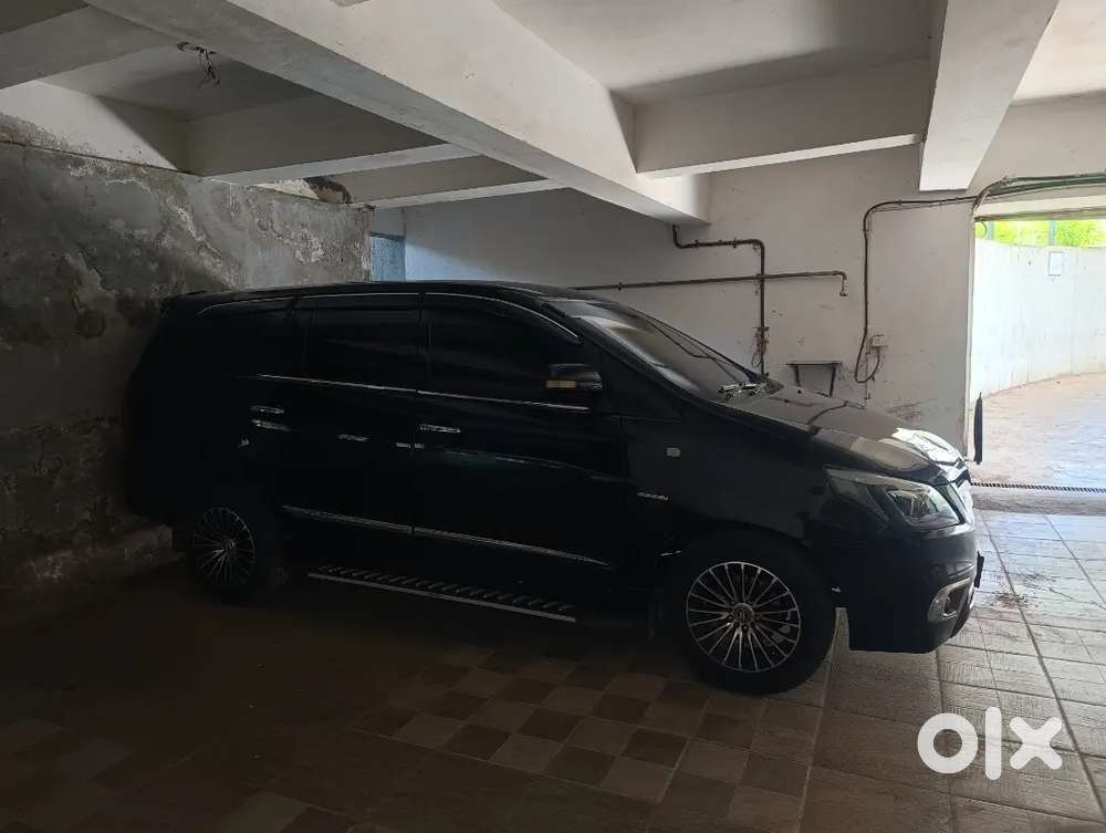 Toyota Innova 2012 Diesel 175000 Km Driven