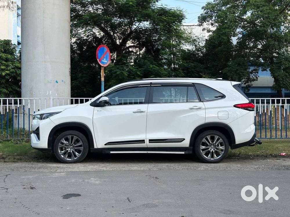 Toyota Innova Hycross 2.0 Zx (o) Hybrid 7 Str, 2025, Cng & Hybrids
