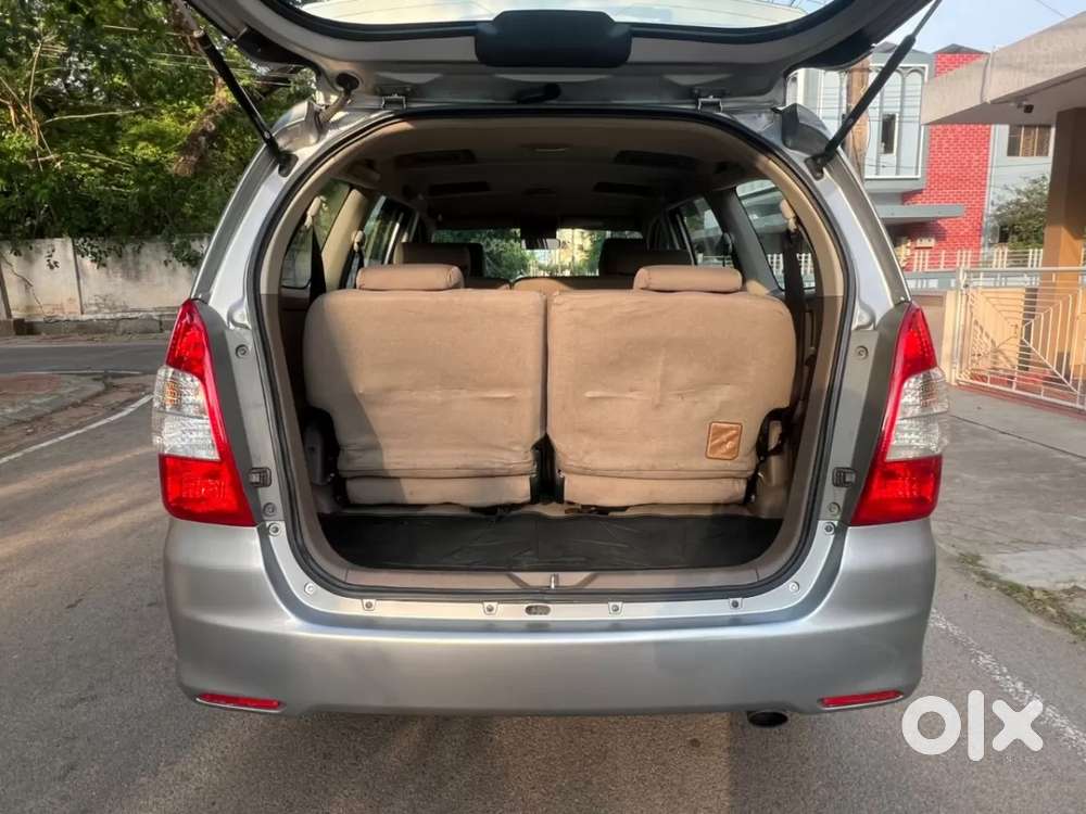 Toyota Innova 2009-2011 2.5 Vx 8 Str Bsiv, 2010, Diesel