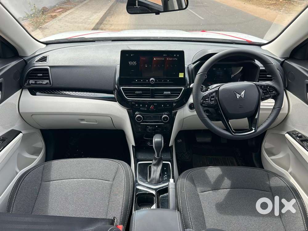Mahindra Xuv 3xo Ax5 Pm At, 2026, Petrol