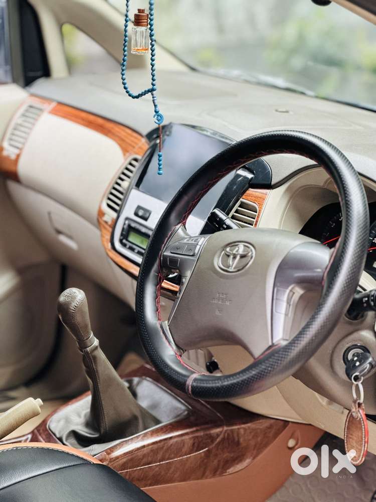 Toyota Innova 2.5 Vx 8 Str Bs-iii, 2014, Diesel