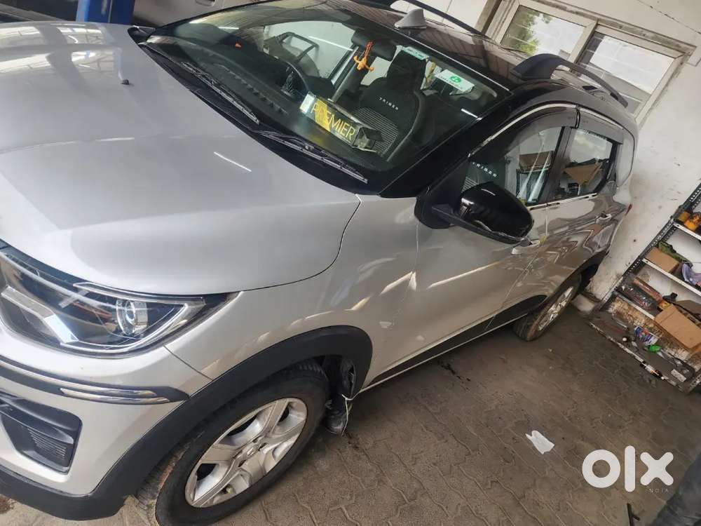 7 Seater Taxi For Rent ₹1500/day