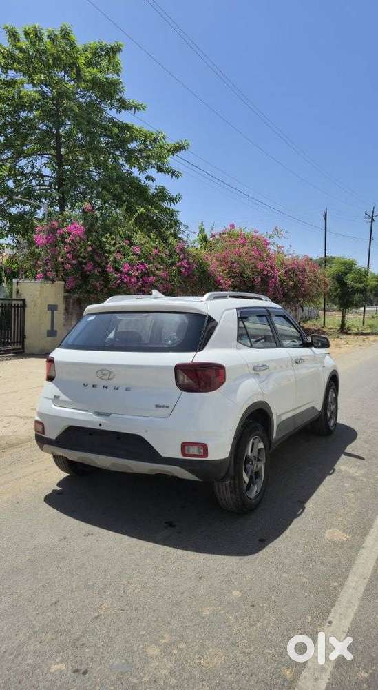 Hyundai Venue Sx Plus Turbo Dct, 2020, Petrol
