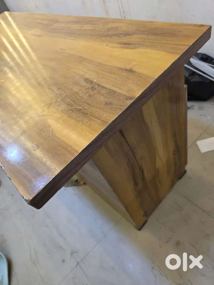 2 table urgent sell