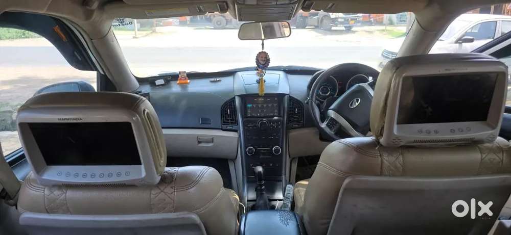 Mahindra Xuv500 2017 Diesel 130000 Km Driven