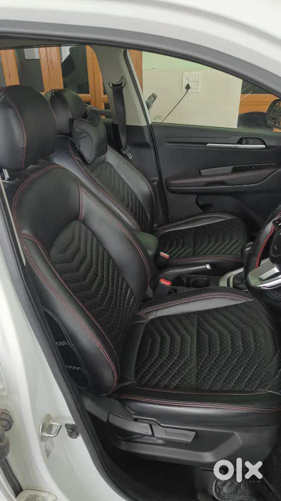 Htk + Turbo 1.0 Imt ( Sunroof )  Brand New Condition