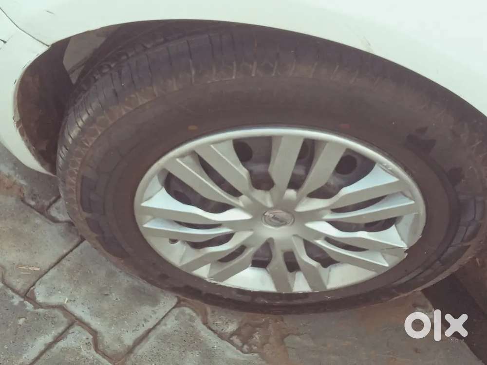 Maruti Suzuki Ritz 2014 Diesel 90000 Km Driven And Car Tyre Was New