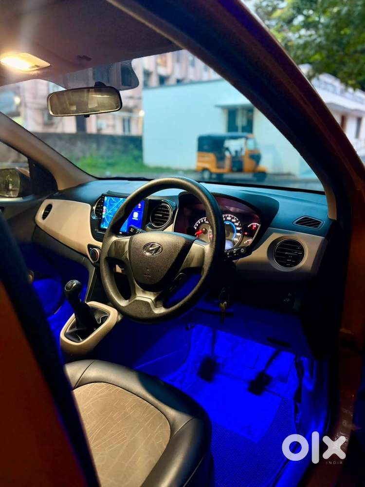2016 Hyundai Grand I10  Only 8,000 Km Driven  Showroom Condition