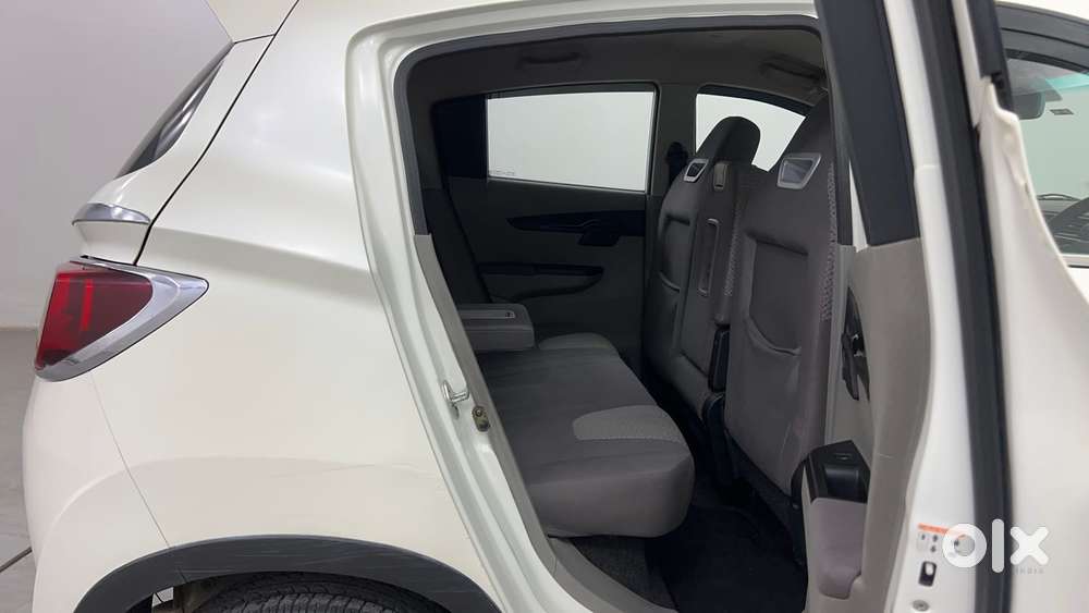 Mahindra Kuv 100 Mfalcon G80 K8, 2017, Petrol
