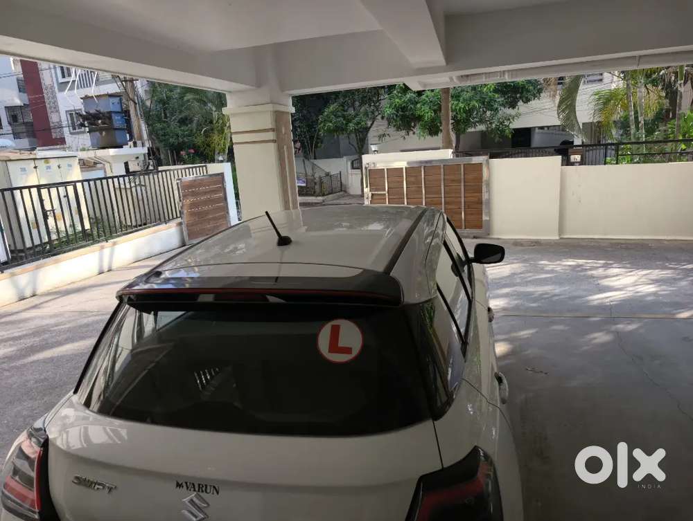 Swift Vxi O Amt In Brand New Condition 6 Months Old