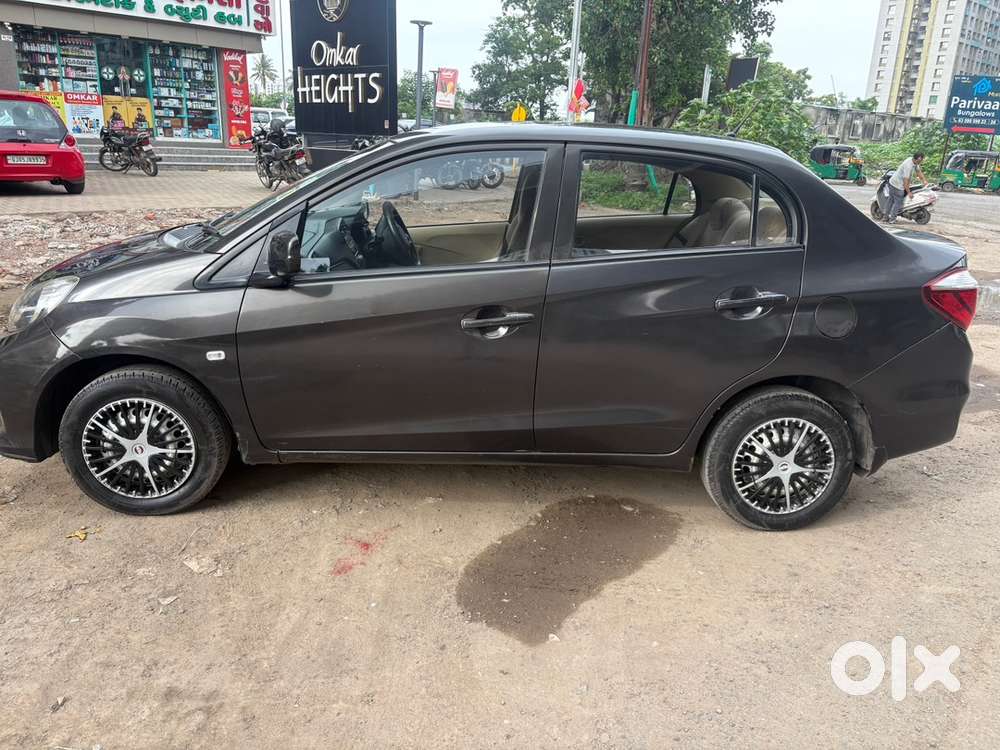 Honda Amaze 2016 Petrol Well Maintained