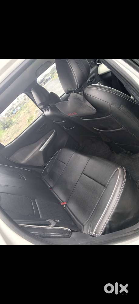 Nissan Magnite (white)
