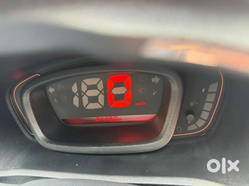 Renault Kwid Rxt.1.0 (top-end Model) Clean Condition Vip Number