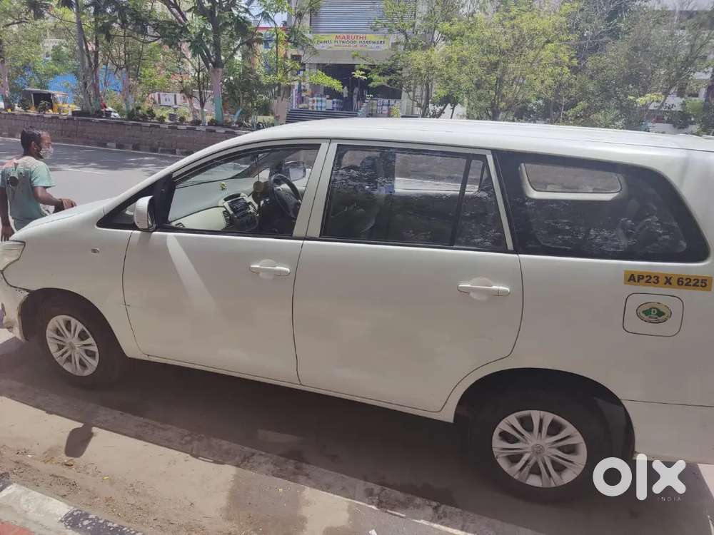 Toyota Innova 2013 Diesel Well Maintained